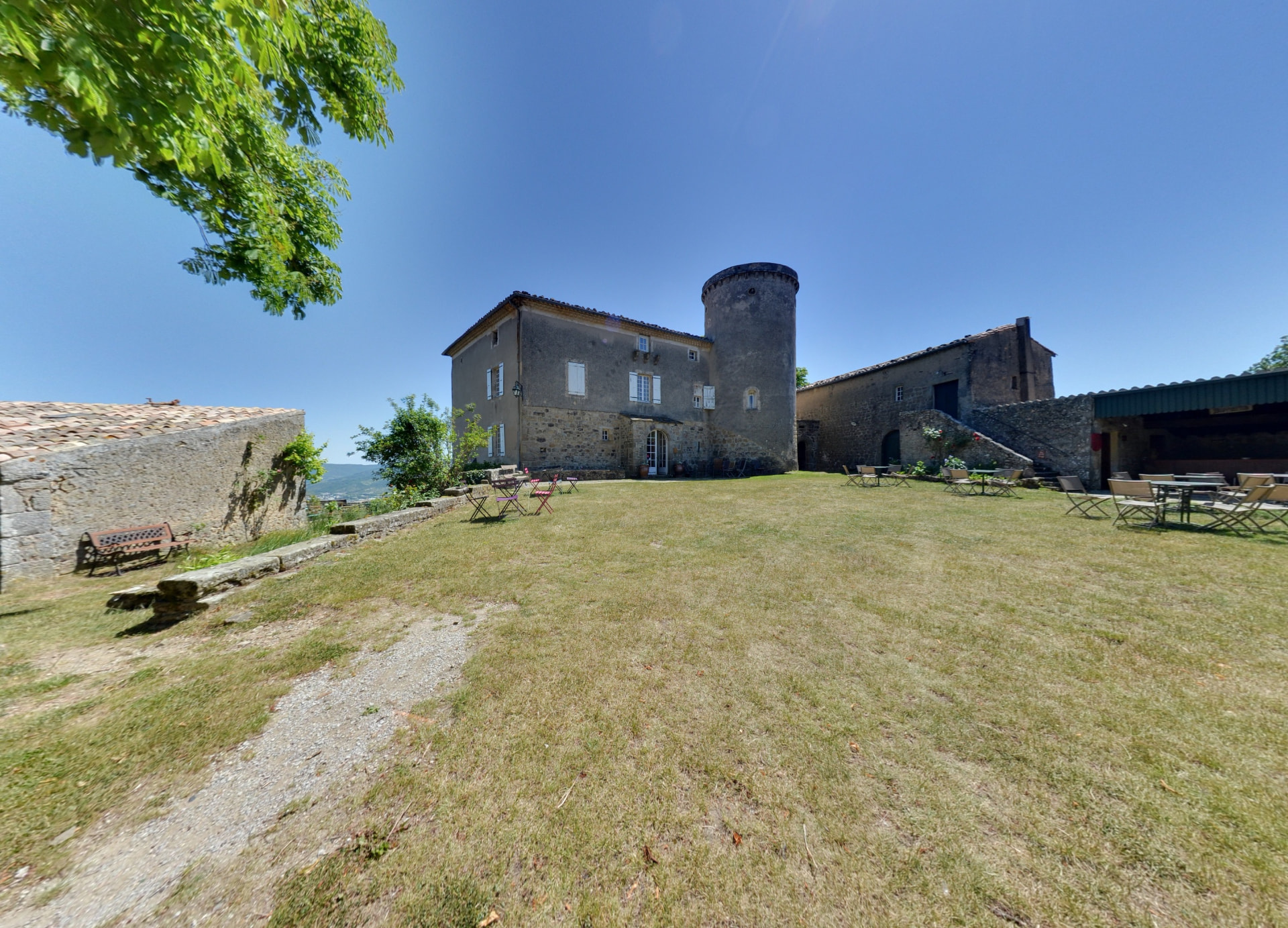 Le Château de Liviers et sa tour
